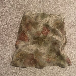 Gina Mantelli Made in Italy Skirt fall beige w muted floral pattern. Size 4.